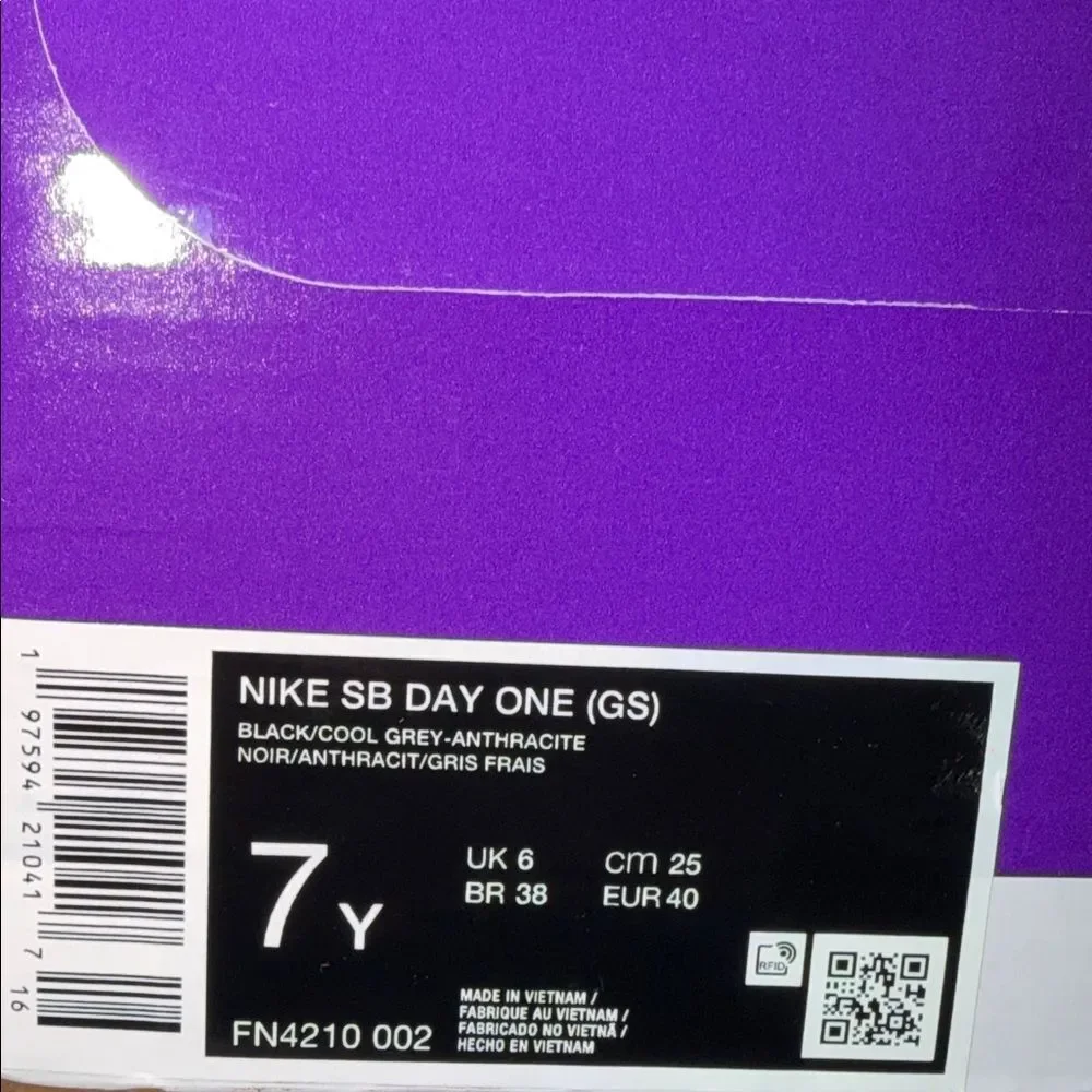 Nike SB Day One GS Black Cool Grey FN4210-002 Size 7Y